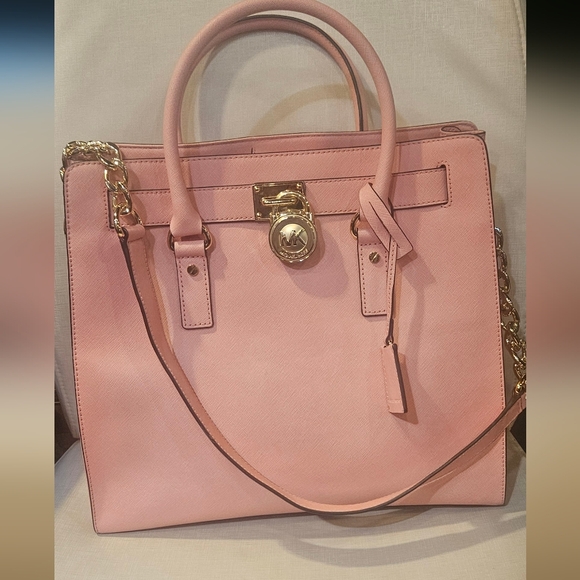 **NWT** RETAIL $358 Michael Kors  Pink With Gold Hardware Hamilton Shoulder Bag - Picture 1 of 7
